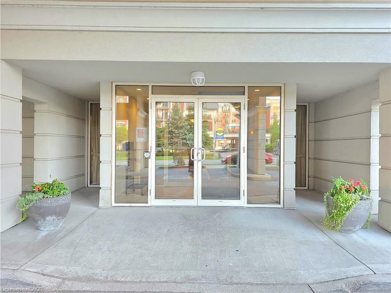 102 - 1000 Creekside Drive