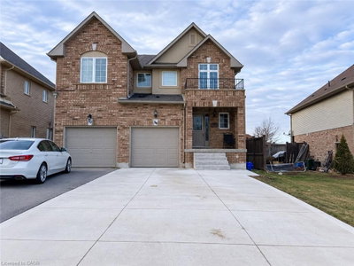 30 Meadow Wood Crescent
