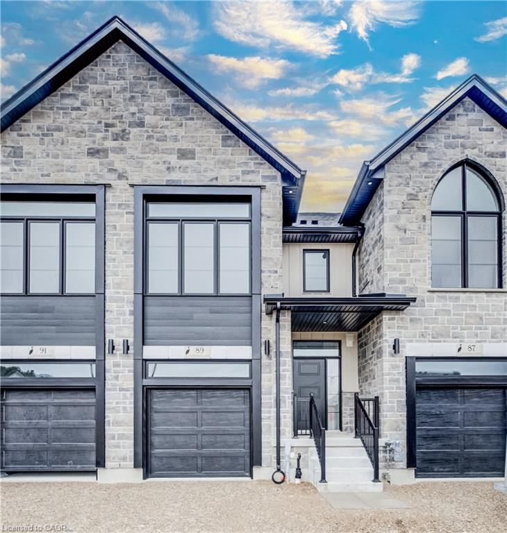91 Rivergreen Crescent