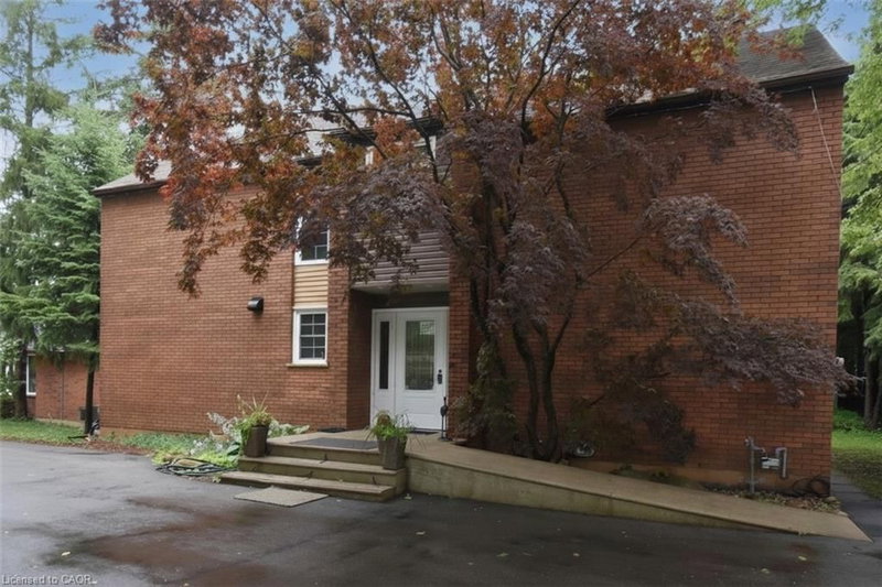 949 Upper Paradise Road, Hamilton, Ontario