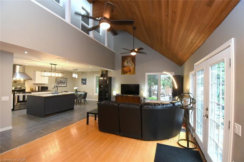 949 Upper Paradise Road photo 4