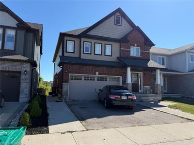 11 Castlebay Street
