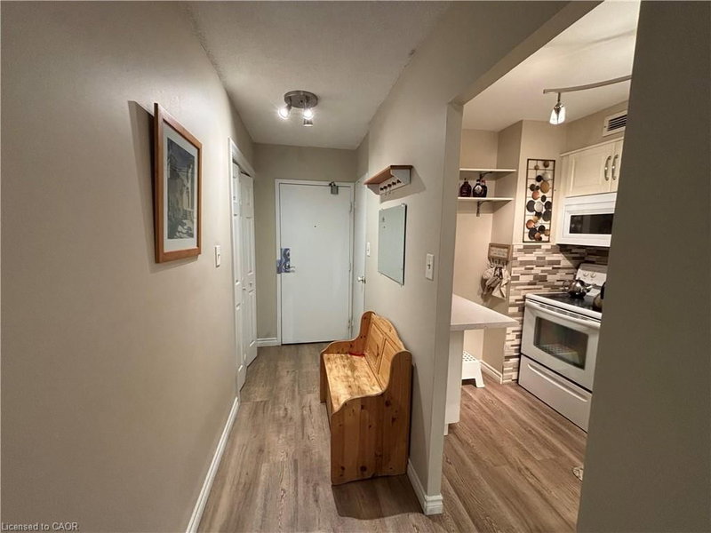 205 - 975 Warwick Court