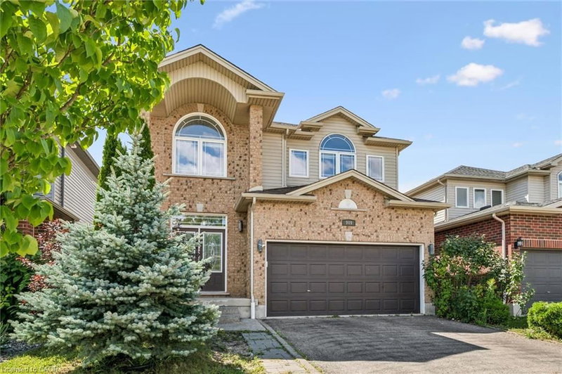 909 Pebblecreek Court