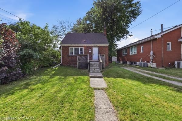 84 Ewen Road