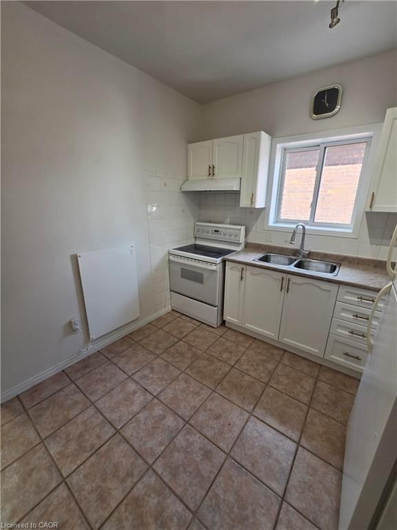 359 Barton Street E photo 5