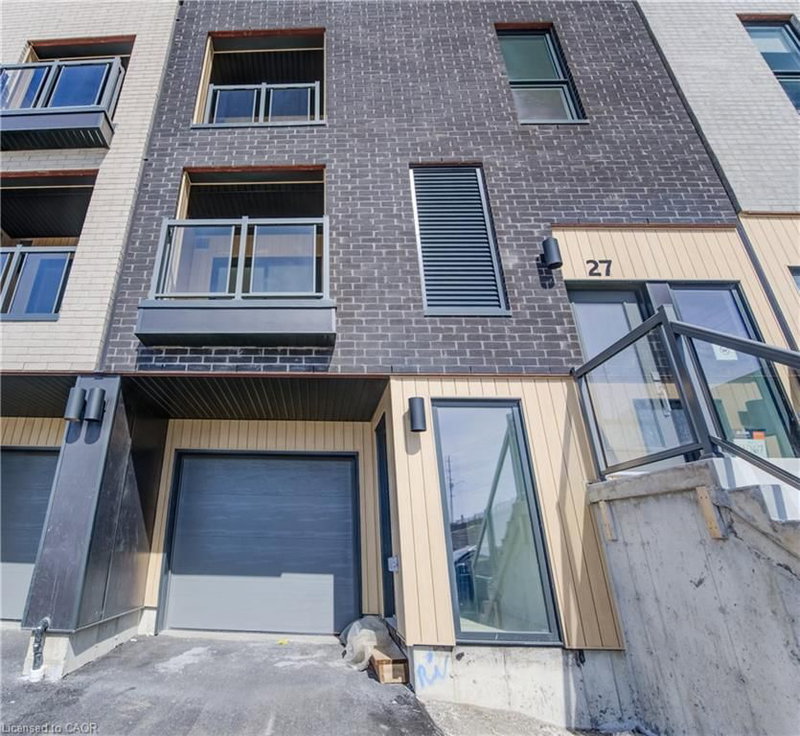 27 Urbane Boulevard