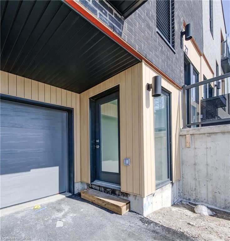 27 Urbane Boulevard