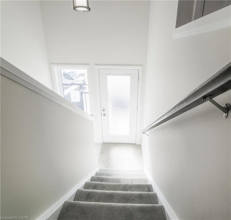 27 Urbane Boulevard photo 5