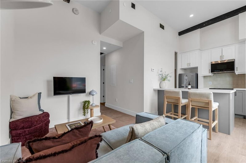 211 - 56 York Boulevard