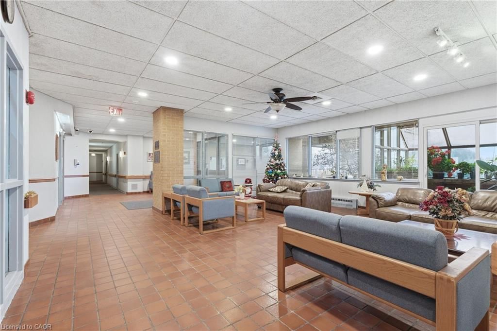 303 - 18 Mall Road 4