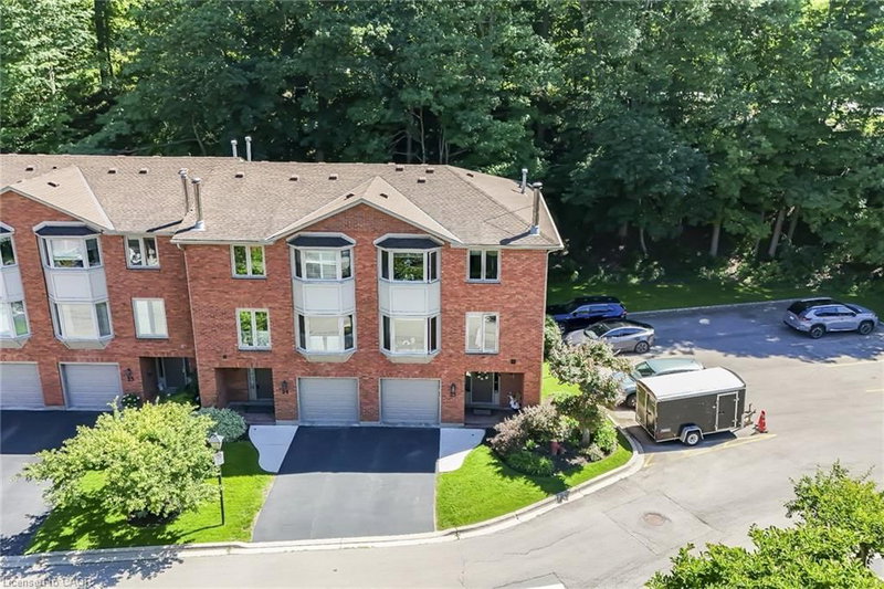 30 Osler Drive photo 4
