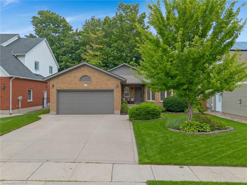 52 Darren Crescent