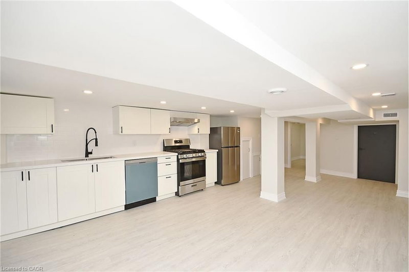 47 Emerald Street N photo 5