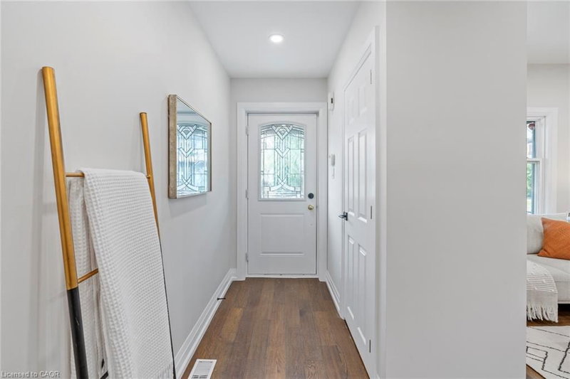 Upper - 23 Somerset Avenue