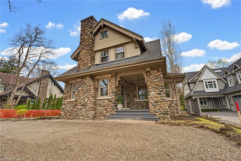 3083 Lakeshore Road photo 4