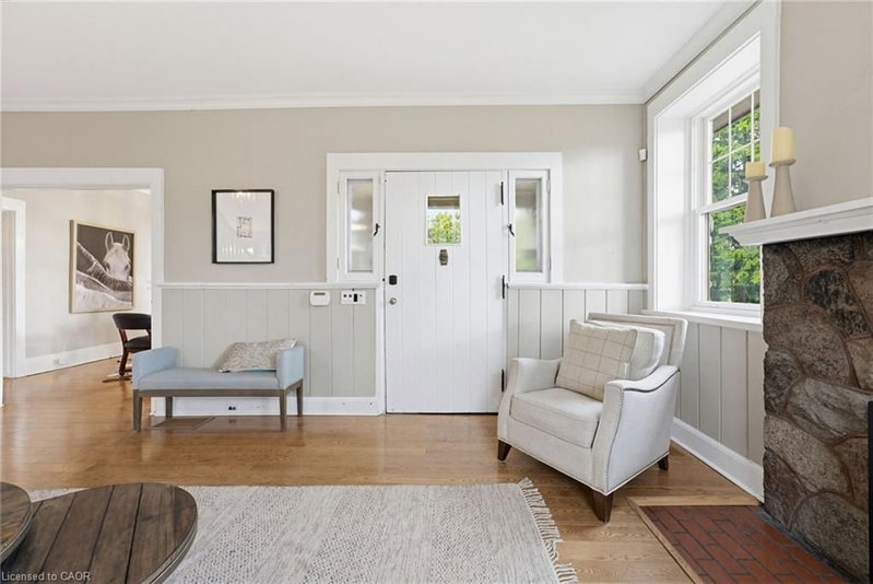 3083 Lakeshore Road photo 5