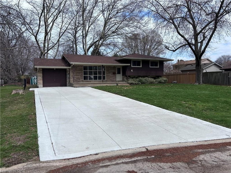 4 Beechwood Court