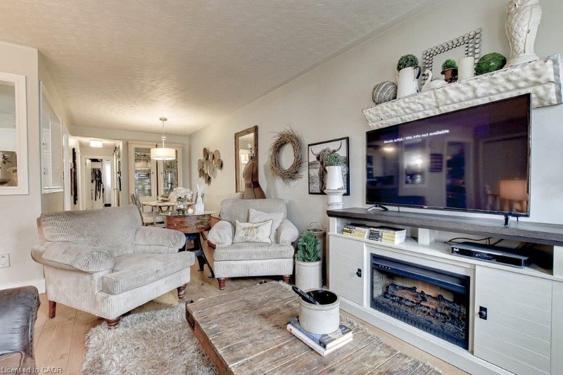 8A Yeager Avenue photo 5