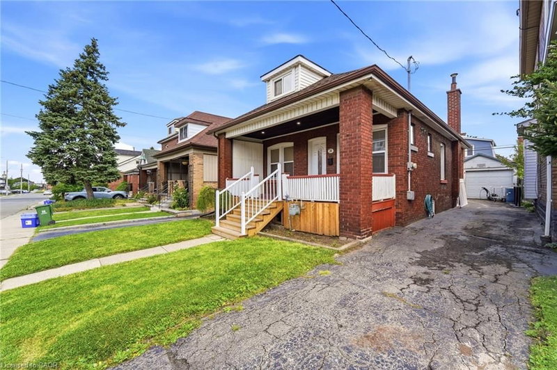 26 Connaught Avenue N