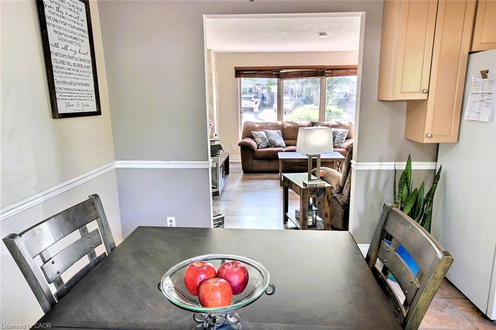 541 Parkview Crescent, Cambridge, view 10