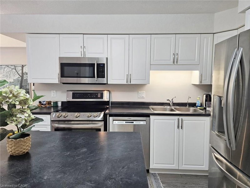 30D - 1989 Ottawa Street S