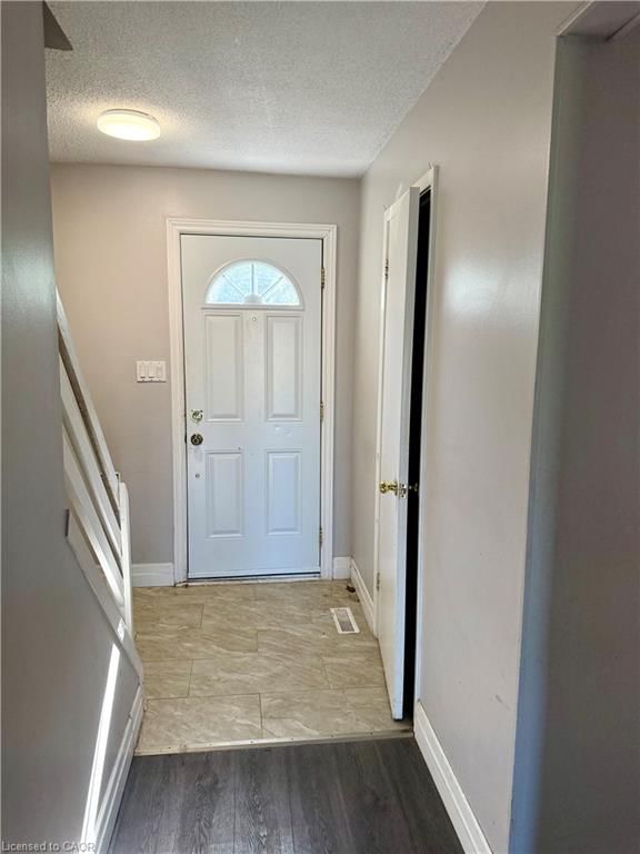 30 - 25 Upper Canada Drive