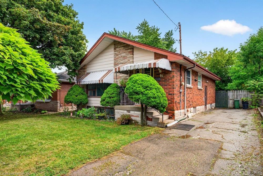 Single Family Residence sold at 95 West 4th Street, Hamilton, ON, L9C 3M8 - Southam/Donnington - MLS: 40859790