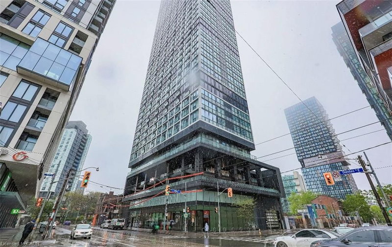 1001 - 181 Dundas Street E