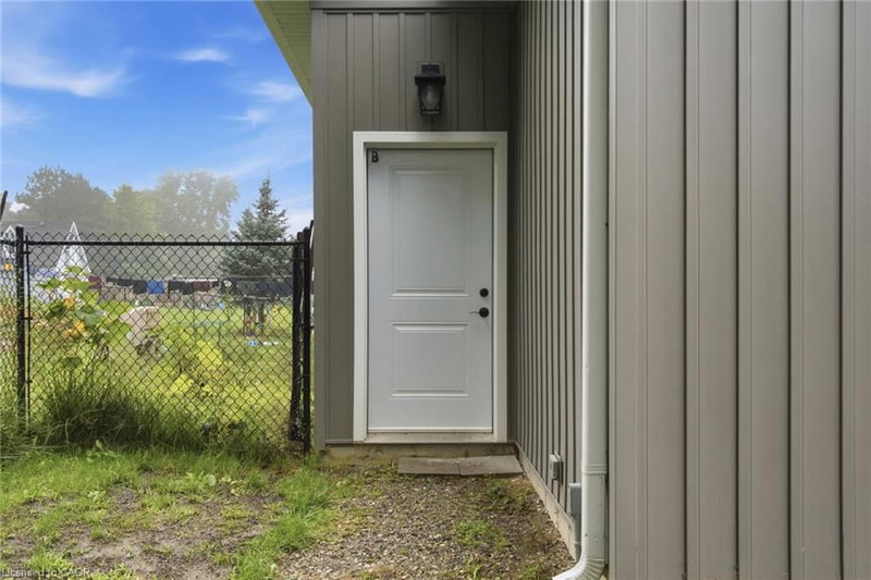 296 St Ann Avenue photo 4