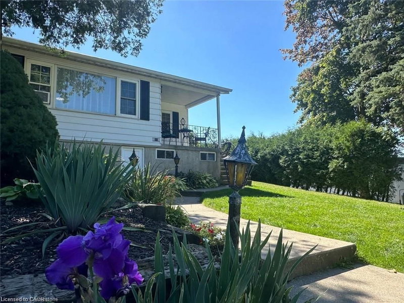11 Lake Avenue