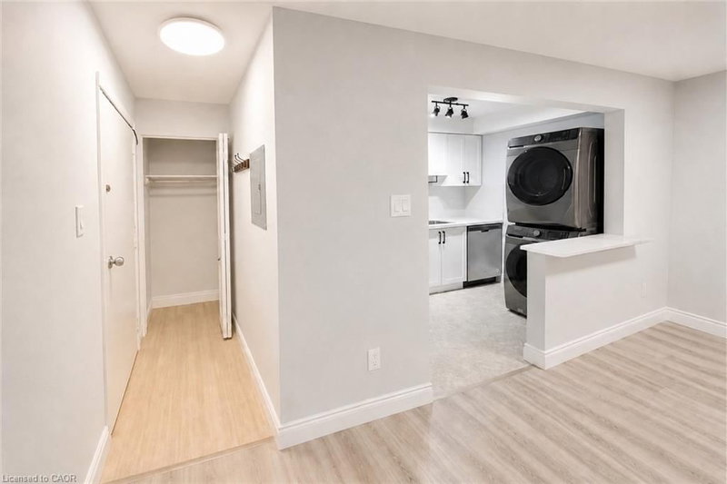 2 - 2403 Lakeshore Boulevard W