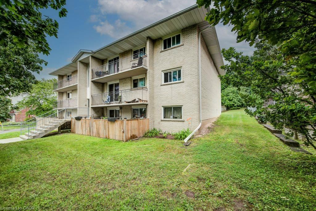 3 - 317 Erb Street W