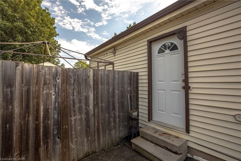 134 Catharine Avenue photo 4