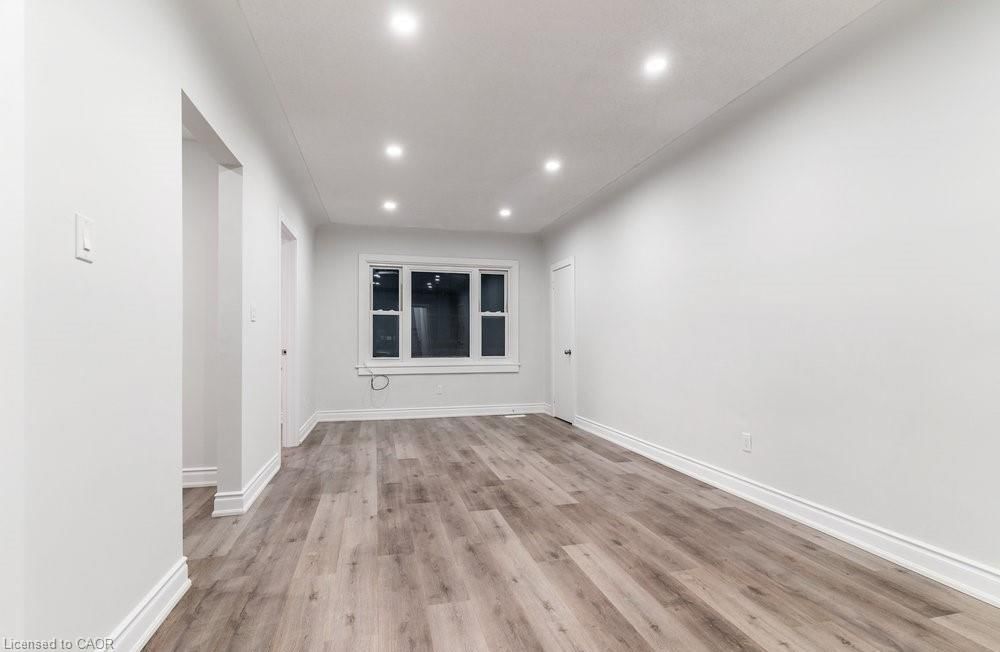 A - 598 Upper James Street 5