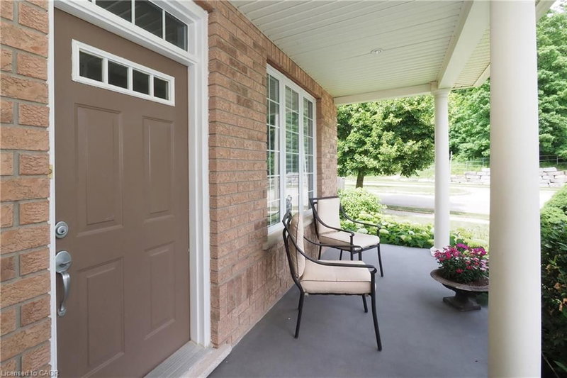559 Springwater Drive photo 3