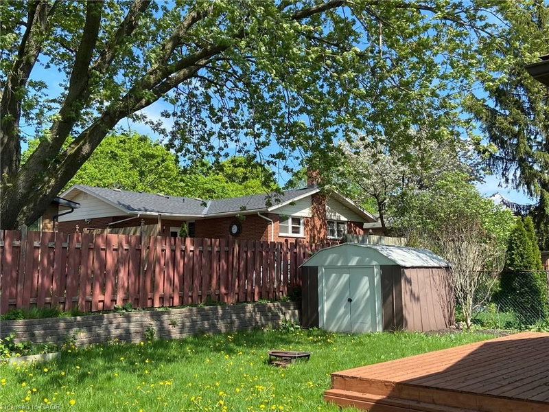 Upper - 194 River Road E