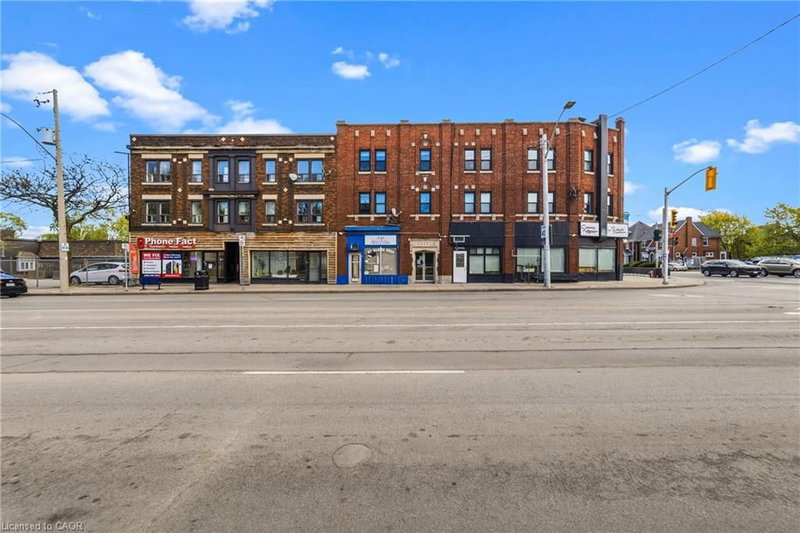 2 - 4 Ottawa Street N