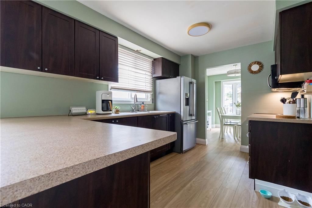 4 Gillespie Court, Cambridge, view 4