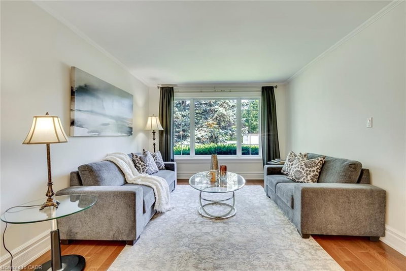 1025 Vanier Drive photo 4