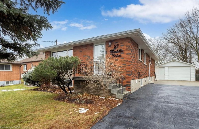 27 Blenheim Drive photo 1
