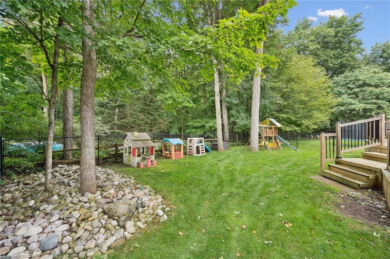 10 Merner Place photo 4