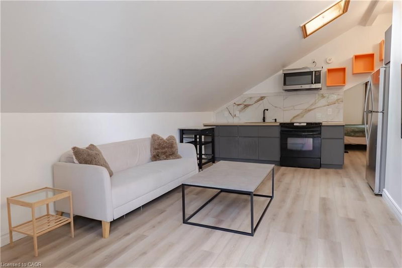 Upper - 57 Rupert Court