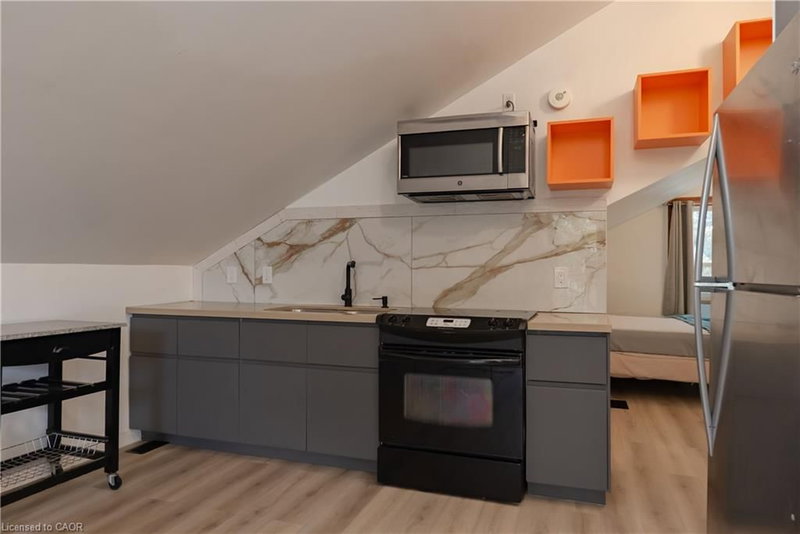 Upper - 57 Rupert Court