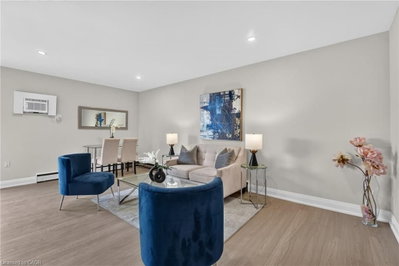 33 - 426 Queenston Street
