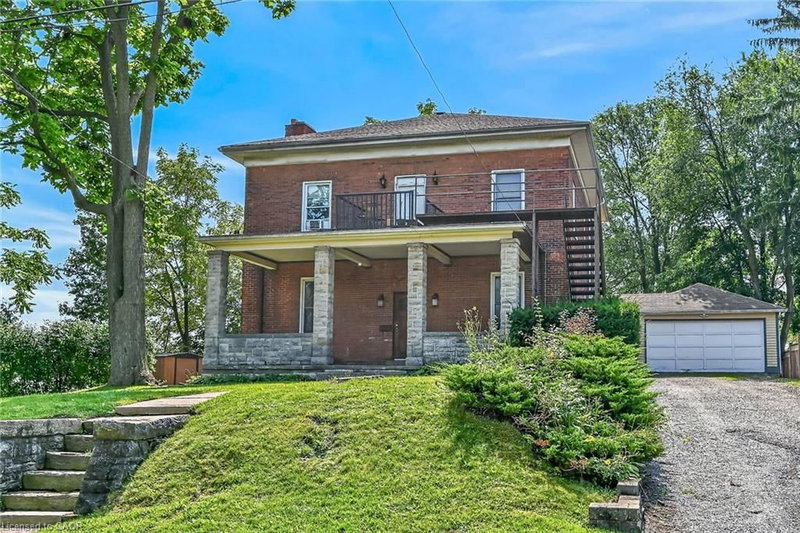 15 St David Street W