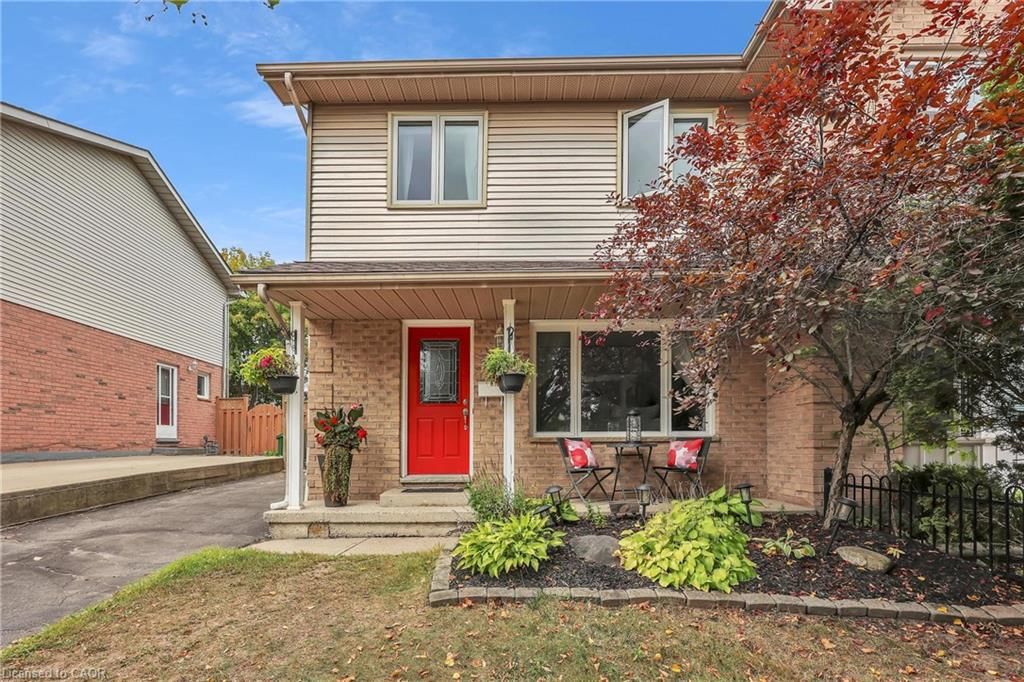 Single Family Residence sold at 220 Scott Road, Cambridge, ON, N3C 3Z8 - Blackbridge/Fisher Mills/Glenchristie/Hagey/Silver Heights - MLS: 40860285