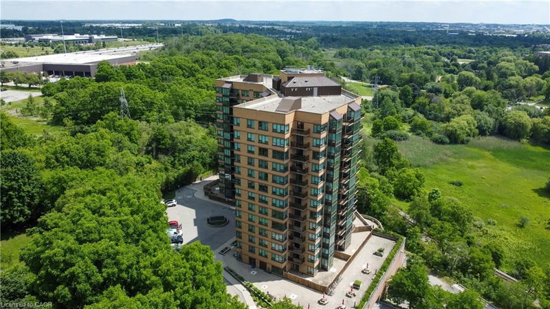 305 - 237 King Street W