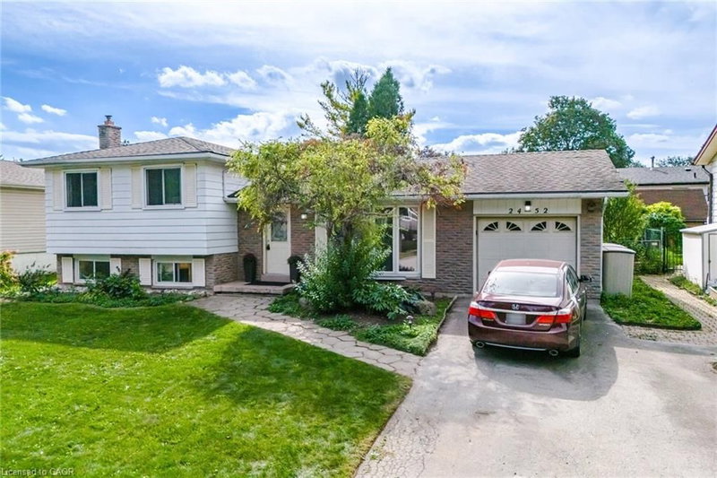 2452 Yarmouth Crescent