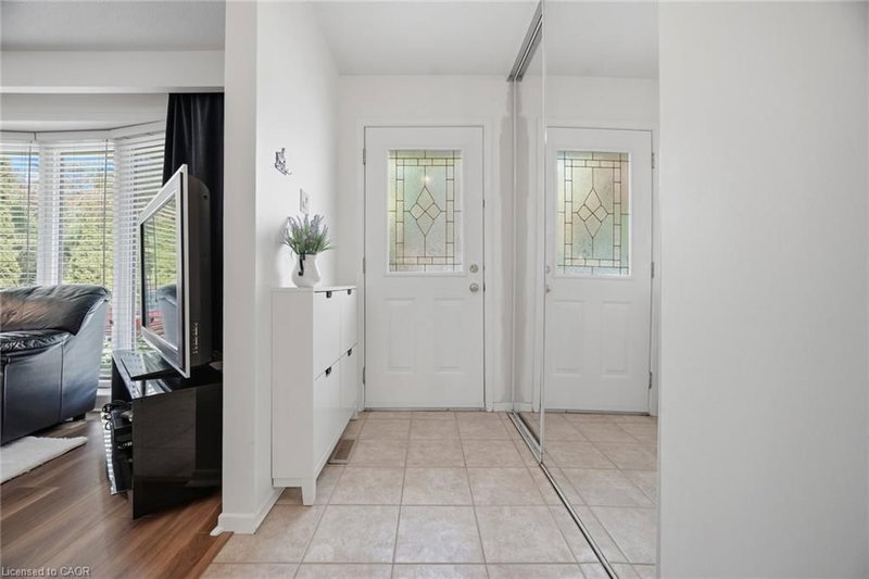 2452 Yarmouth Crescent